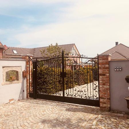 Alte Schmiede Mit Sauna, Pool Und Whirpool Im Aussenbereich Schoenstes Ferienhaus Der Lausitz Elsterheide 外观 照片