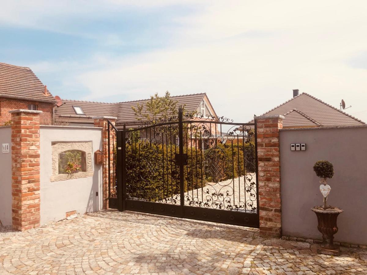 Alte Schmiede Mit Sauna, Pool Und Whirpool Im Aussenbereich Schoenstes Ferienhaus Der Lausitz Elsterheide 外观 照片