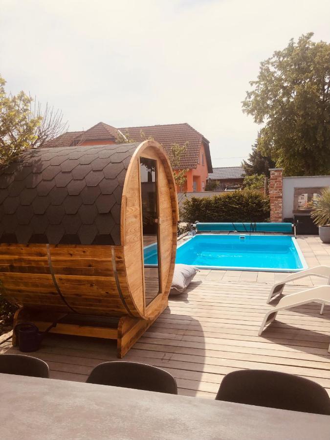 Alte Schmiede Mit Sauna, Pool Und Whirpool Im Aussenbereich Schoenstes Ferienhaus Der Lausitz Elsterheide 外观 照片